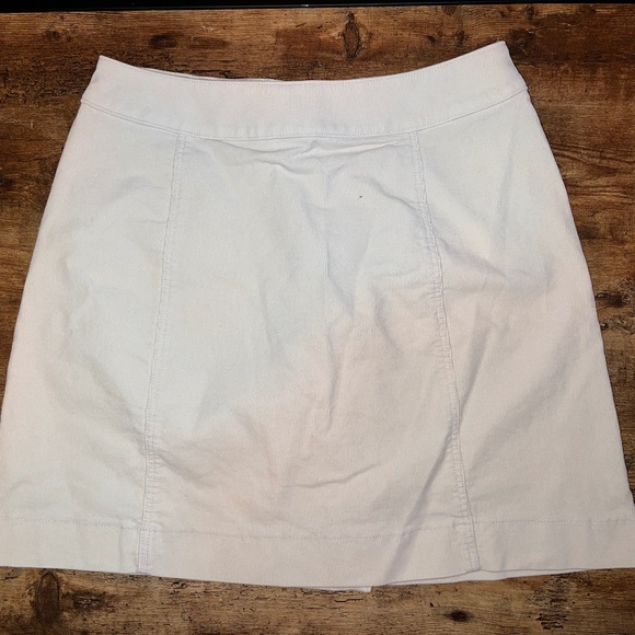 Cream Skirt - Picture 2 of 3